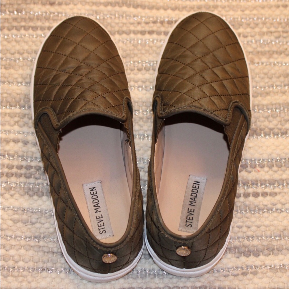 STEVE MADDEN WOMEN'S ECENTRCQ SLIP-ON SNEAKER